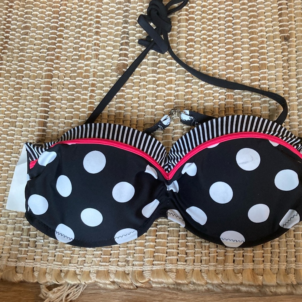 Super sexy, black white polkadot bikini top extra lift with padding underwear